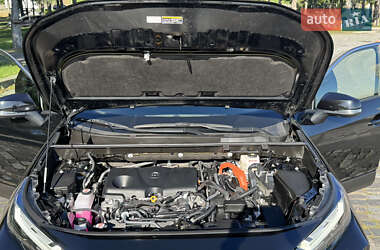 Внедорожник / Кроссовер Toyota RAV4 2024 в 