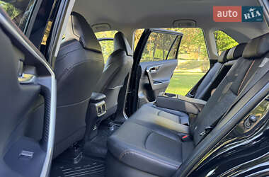 Внедорожник / Кроссовер Toyota RAV4 2024 в 