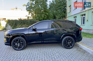 Внедорожник / Кроссовер Toyota RAV4 2022 в 