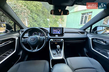 Внедорожник / Кроссовер Toyota RAV4 2022 в 