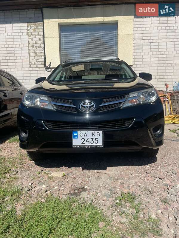 Внедорожник / Кроссовер Toyota RAV4 2015 в Чернигове