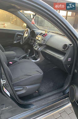 Внедорожник / Кроссовер Toyota RAV4 2007 в 