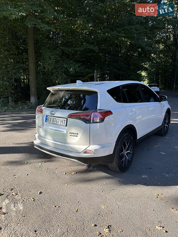 Внедорожник / Кроссовер Toyota RAV4 2016 в Виннице