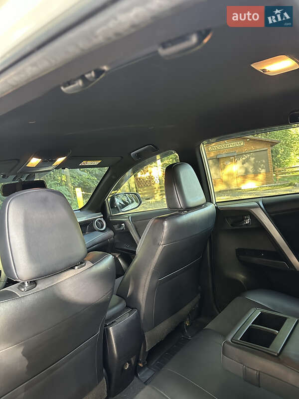 Внедорожник / Кроссовер Toyota RAV4 2016 в Виннице