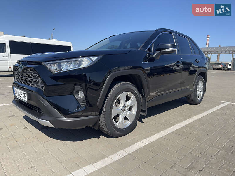 Позашляховик / Кросовер Toyota RAV4 2021 в Черкасах