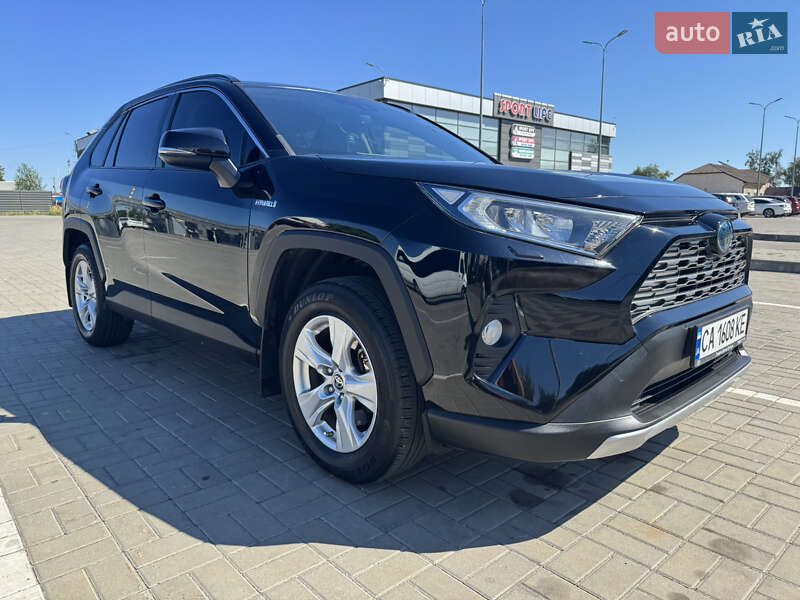 Позашляховик / Кросовер Toyota RAV4 2021 в Черкасах