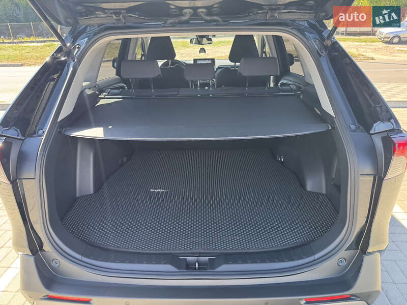 Позашляховик / Кросовер Toyota RAV4 2021 в Черкасах