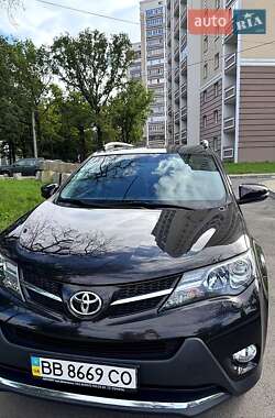 Внедорожник / Кроссовер Toyota RAV4 2014 в 