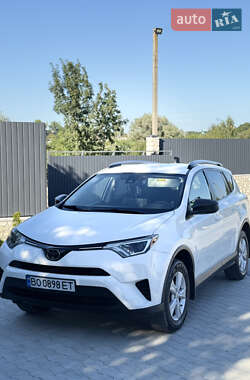 Позашляховик / Кросовер Toyota RAV4 2016 в Тернополі