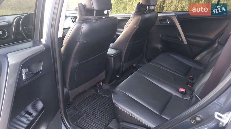 Внедорожник / Кроссовер Toyota RAV4 2014 в Звягеле