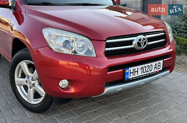Внедорожник / Кроссовер Toyota RAV4 2006 в 