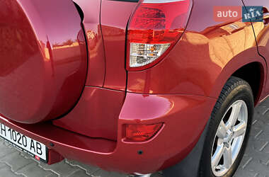 Внедорожник / Кроссовер Toyota RAV4 2006 в 