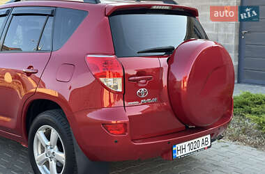 Внедорожник / Кроссовер Toyota RAV4 2006 в 