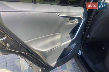 Внедорожник / Кроссовер Toyota RAV4 2021 в 