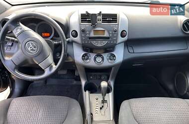 Позашляховик / Кросовер Toyota RAV4 2008 в 