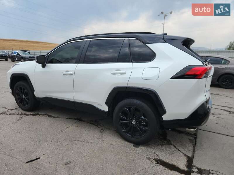 Внедорожник / Кроссовер Toyota RAV4 2023 в Киеве