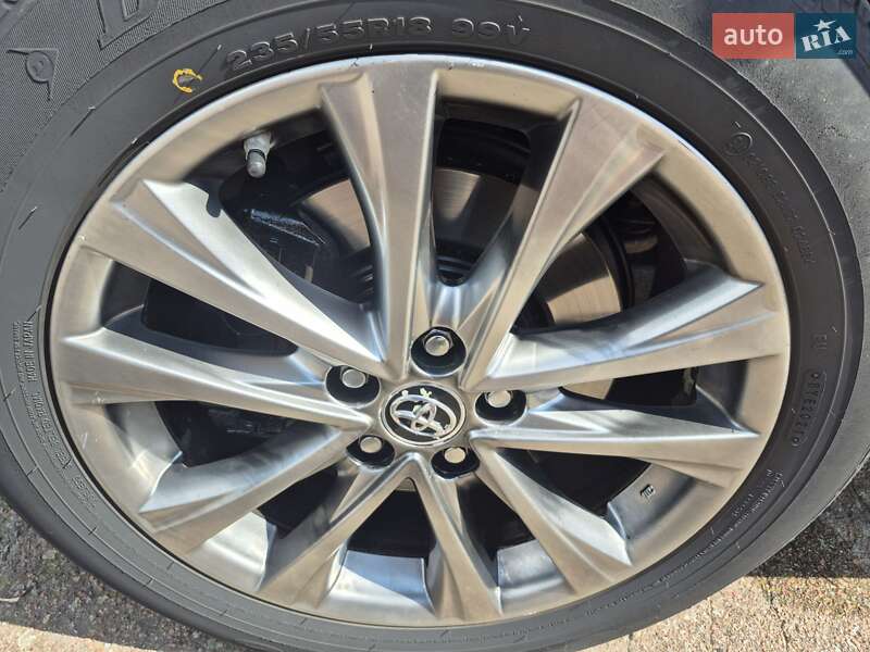 Позашляховик / Кросовер Toyota RAV4 2016 в Житомирі