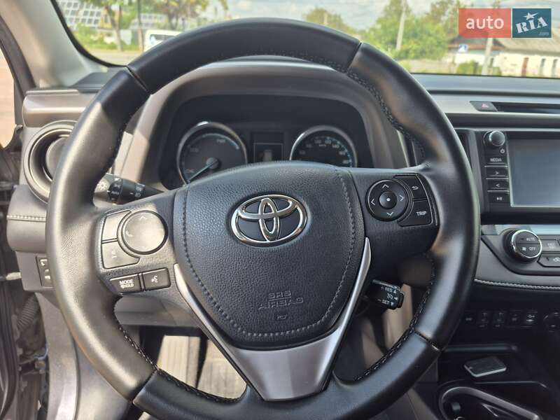 Позашляховик / Кросовер Toyota RAV4 2016 в Житомирі