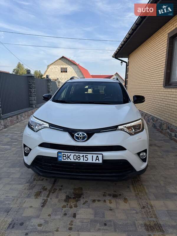 Внедорожник / Кроссовер Toyota RAV4 2018 в Сарнах фото 3 Внедорожник / Кроссовер Toyota RAV4 2018 в Сарнах