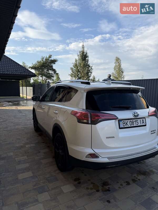 Внедорожник / Кроссовер Toyota RAV4 2018 в Сарнах фото 7 Внедорожник / Кроссовер Toyota RAV4 2018 в Сарнах