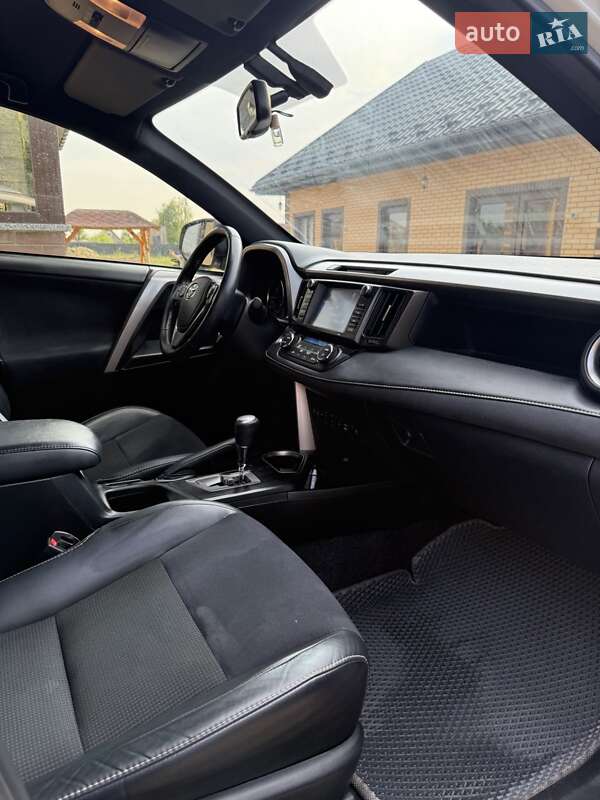 Внедорожник / Кроссовер Toyota RAV4 2018 в Сарнах фото 15 Внедорожник / Кроссовер Toyota RAV4 2018 в Сарнах