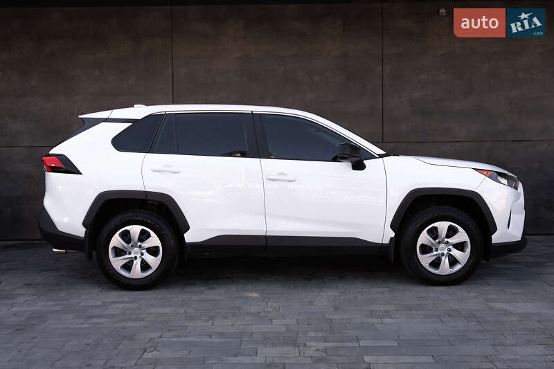 Внедорожник / Кроссовер Toyota RAV4 2022 в Киеве