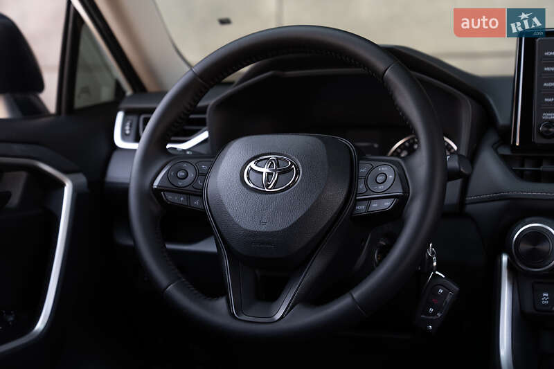 Внедорожник / Кроссовер Toyota RAV4 2022 в Киеве