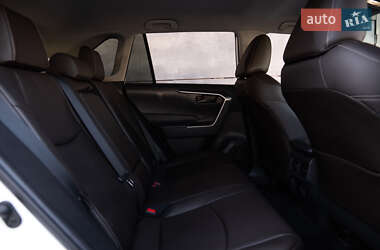 Внедорожник / Кроссовер Toyota RAV4 2022 в 