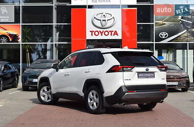 Внедорожник / Кроссовер Toyota RAV4 2018 в 