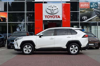 Внедорожник / Кроссовер Toyota RAV4 2018 в 