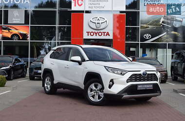 Внедорожник / Кроссовер Toyota RAV4 2018 в 