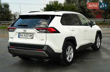 Внедорожник / Кроссовер Toyota RAV4 2018 в Киеве