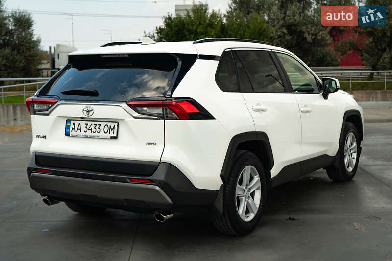 Внедорожник / Кроссовер Toyota RAV4 2018 в Киеве фото 7 Внедорожник / Кроссовер Toyota RAV4 2018 в Киеве
