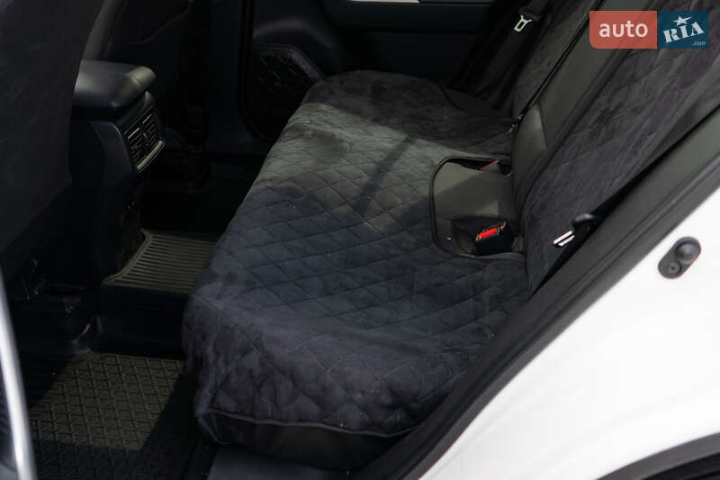 Внедорожник / Кроссовер Toyota RAV4 2018 в Киеве фото 19 Внедорожник / Кроссовер Toyota RAV4 2018 в Киеве