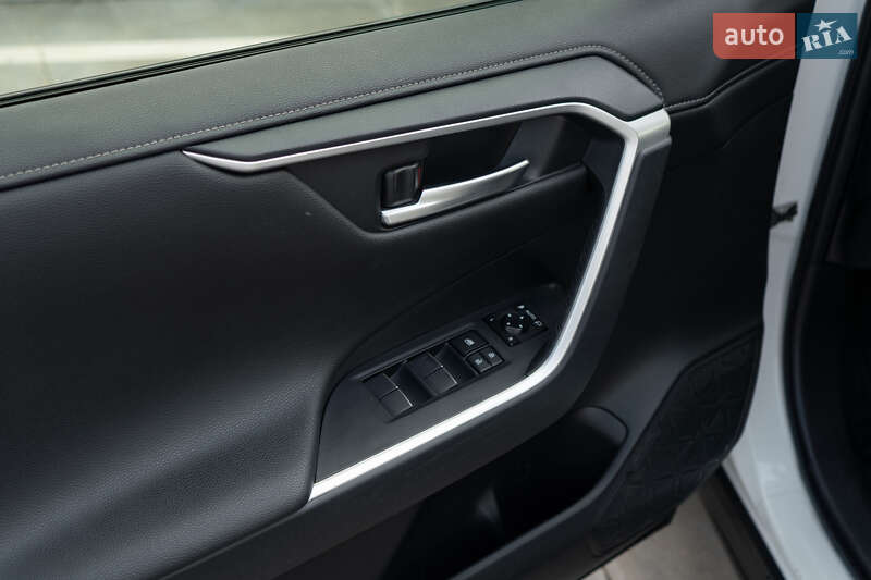 Внедорожник / Кроссовер Toyota RAV4 2018 в Киеве фото 15 Внедорожник / Кроссовер Toyota RAV4 2018 в Киеве