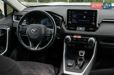 Внедорожник / Кроссовер Toyota RAV4 2018 в Киеве