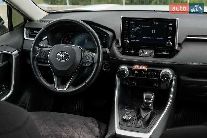 Внедорожник / Кроссовер Toyota RAV4 2018 в Киеве фото 30 Внедорожник / Кроссовер Toyota RAV4 2018 в Киеве