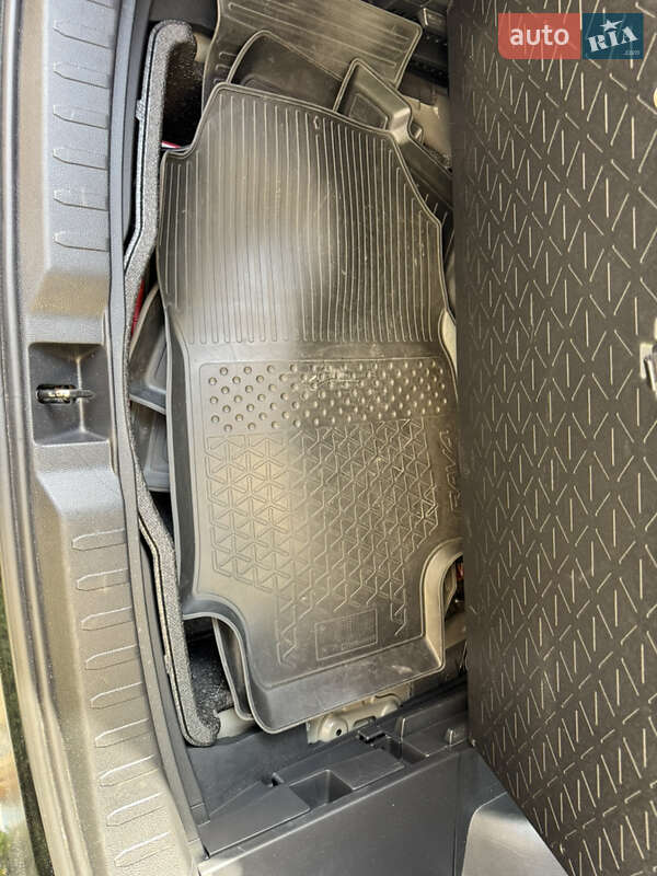 Позашляховик / Кросовер Toyota RAV4 2020 в Києві