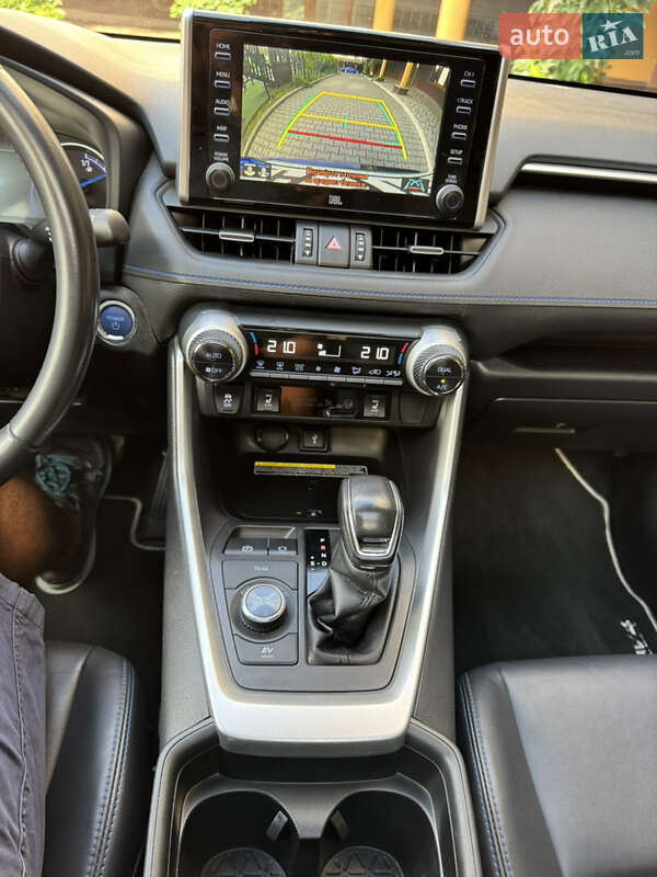 Позашляховик / Кросовер Toyota RAV4 2020 в Києві