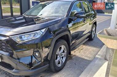 Внедорожник / Кроссовер Toyota RAV4 2021 в Киеве