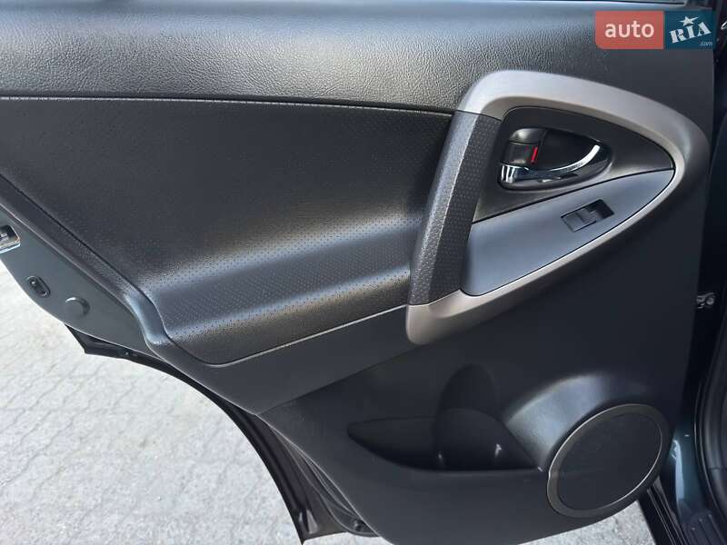 Внедорожник / Кроссовер Toyota RAV4 2007 в Ахтырке