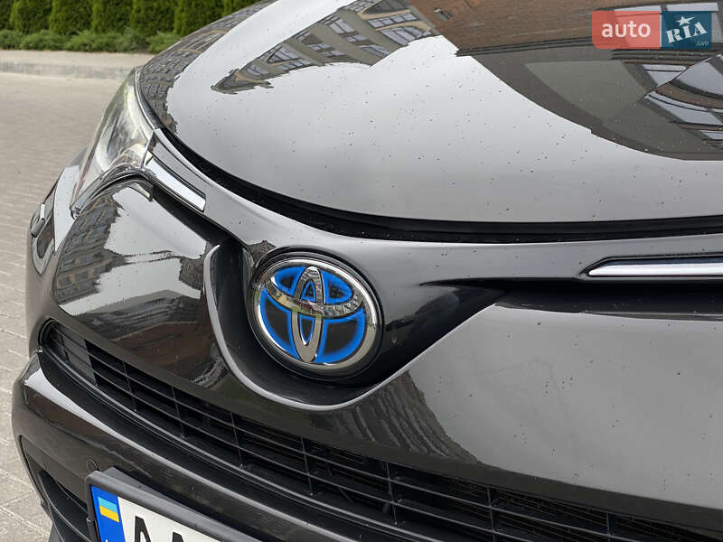 Внедорожник / Кроссовер Toyota RAV4 2016 в Житомире