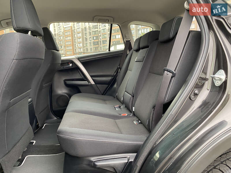 Внедорожник / Кроссовер Toyota RAV4 2016 в Житомире
