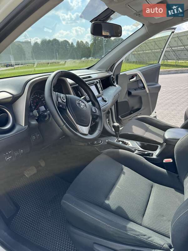 Позашляховик / Кросовер Toyota RAV4 2014 в Володимирі фото 13 Позашляховик / Кросовер Toyota RAV4 2014 в Володимирі