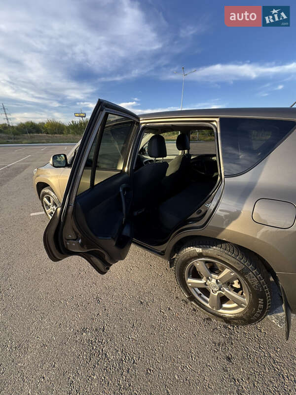 Позашляховик / Кросовер Toyota RAV4 2012 в Запоріжжі