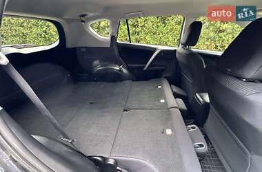 Внедорожник / Кроссовер Toyota RAV4 2017 в 