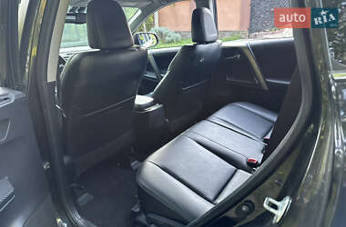 Внедорожник / Кроссовер Toyota RAV4 2014 в 