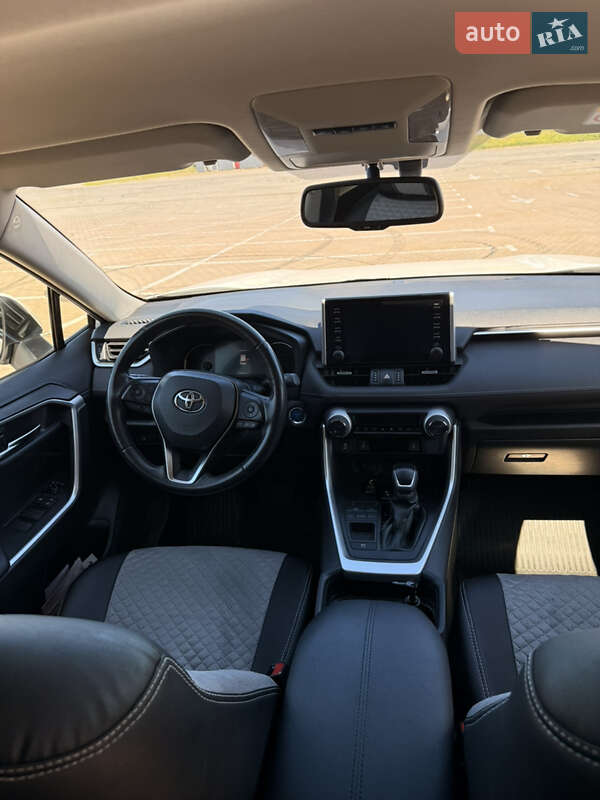 Внедорожник / Кроссовер Toyota RAV4 2019 в Киеве фото 15 Внедорожник / Кроссовер Toyota RAV4 2019 в Киеве