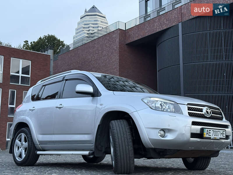 Внедорожник / Кроссовер Toyota RAV4 2007 в Днепре