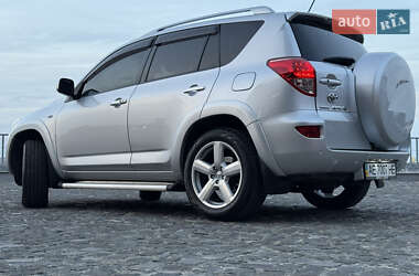 Позашляховик / Кросовер Toyota RAV4 2007 в 